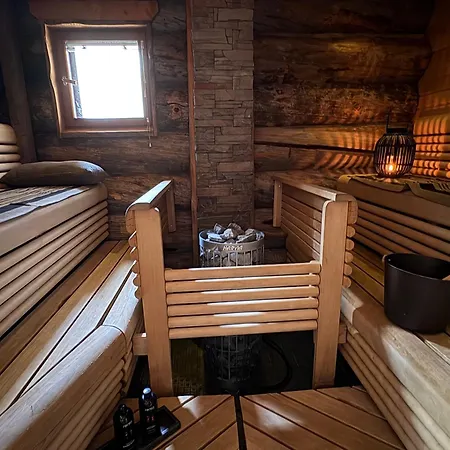 Snowflake - Stylish In Levi, Finland فيلة *